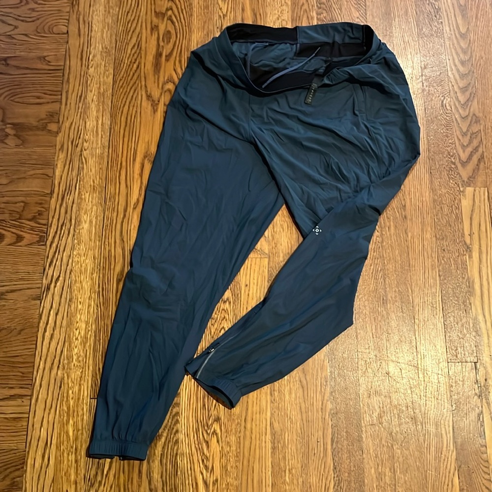 Lululemon surge joggers men’s XL